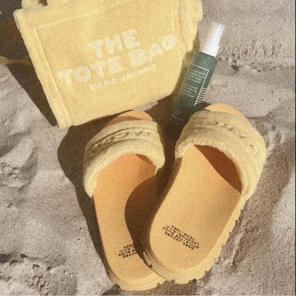 Marc Jacobs terry yellow embroidered sandal slides (Sz 38)
